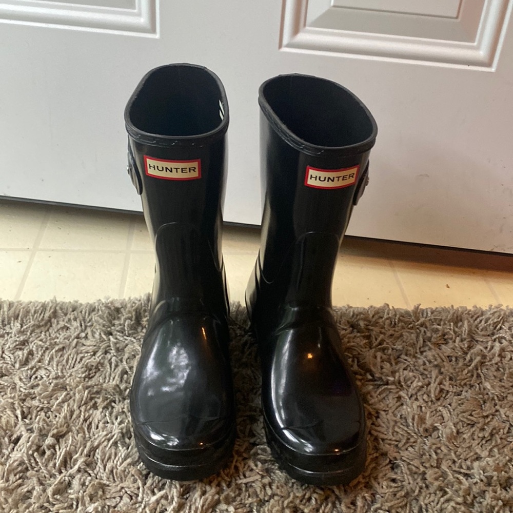 Size 7 Hunter rain boots. No box